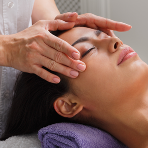 Intialainen päähieronta