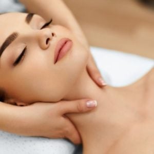 60 min kasvojen alueen lymfaterapia