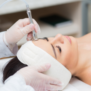 Vapaavalintainen kasvohoito tai hieronta jopa -50 % Espoo, Kaitaa, Araye Salon,