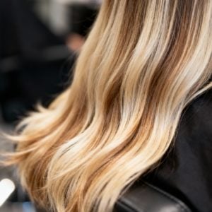 Hiusten kampaamoleikkaus tehohoidolla tai monivärivärjäys tai raidat alk. 39 € Helsinki, Taka-Töölö