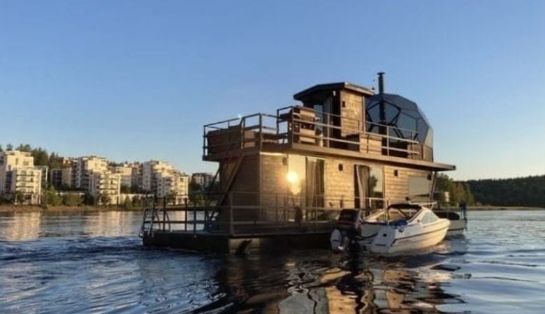 Elämysyö vesillä - maailman ainoa iglusaunahuvilalautta | -21 % | Jyväskylä - Elämysyö vesillä - koko alus käyttöösi