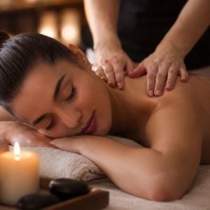 Hieronta & energiahieronta kehon hyvinvointiin Emma Amalia Bodymind studiosta